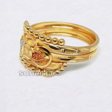 Fancy Gold Ring Hollow Pipe Enamel Design for Ladies